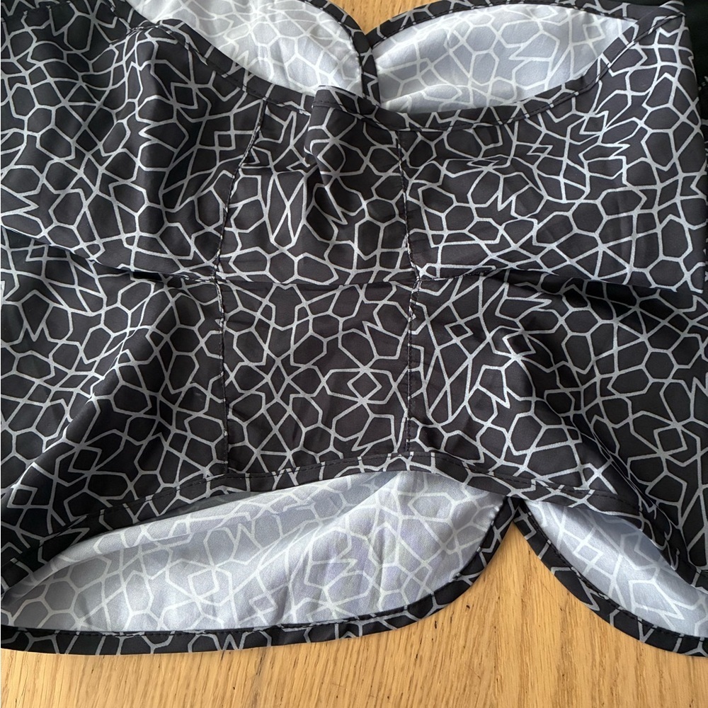 Nike Performance Women's Black Patterned Shorts M - Picture 10 of 16